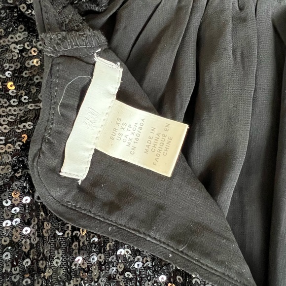 H&M Cropped Sequin Crop Top Size XS - Picture 4 of 6
